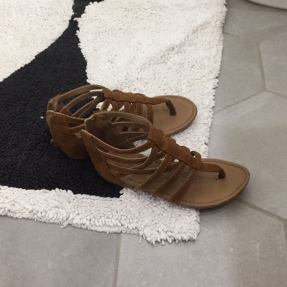 Slightly used Harper Canyon sandals